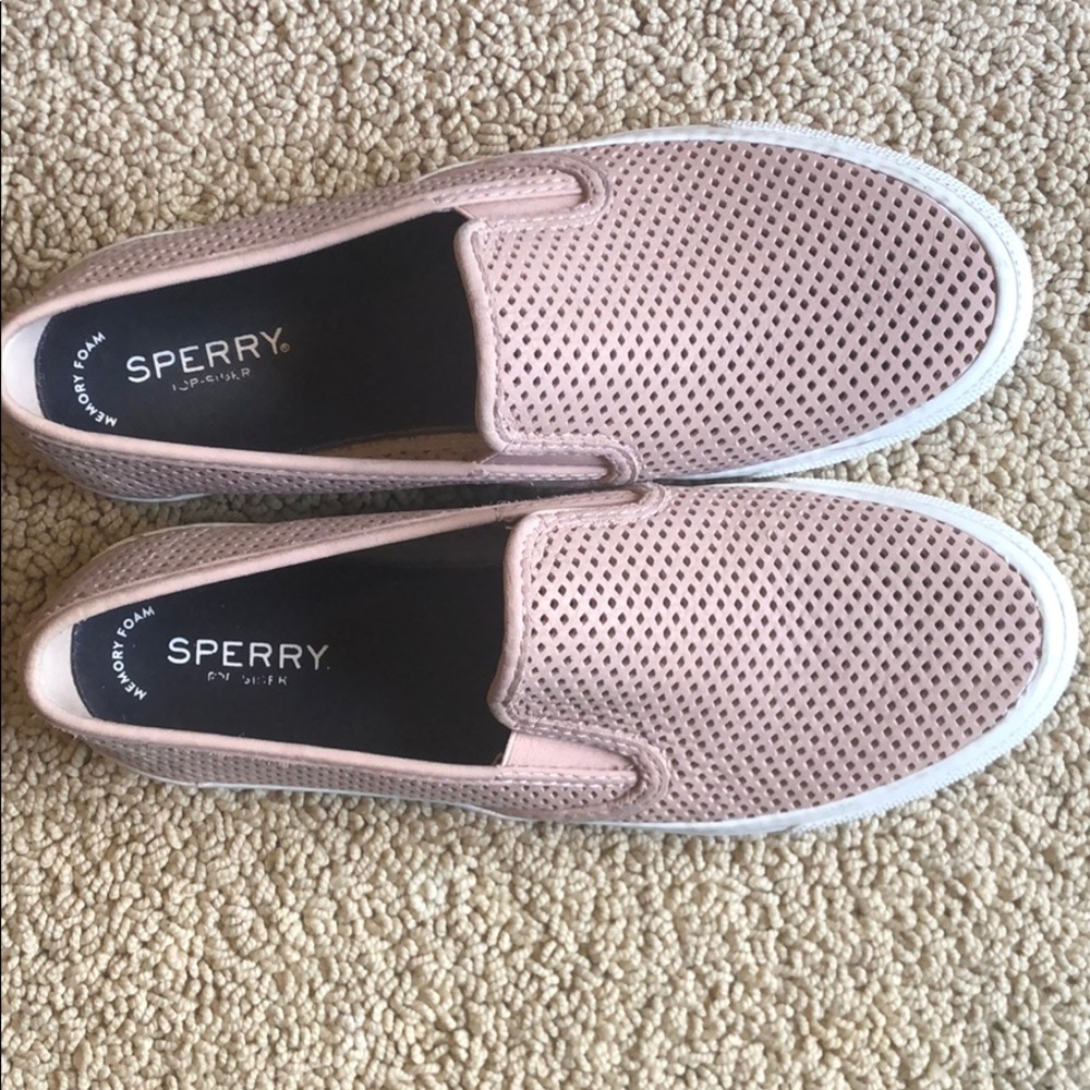 Light pink Sperry Topsider memory foam boat shoes